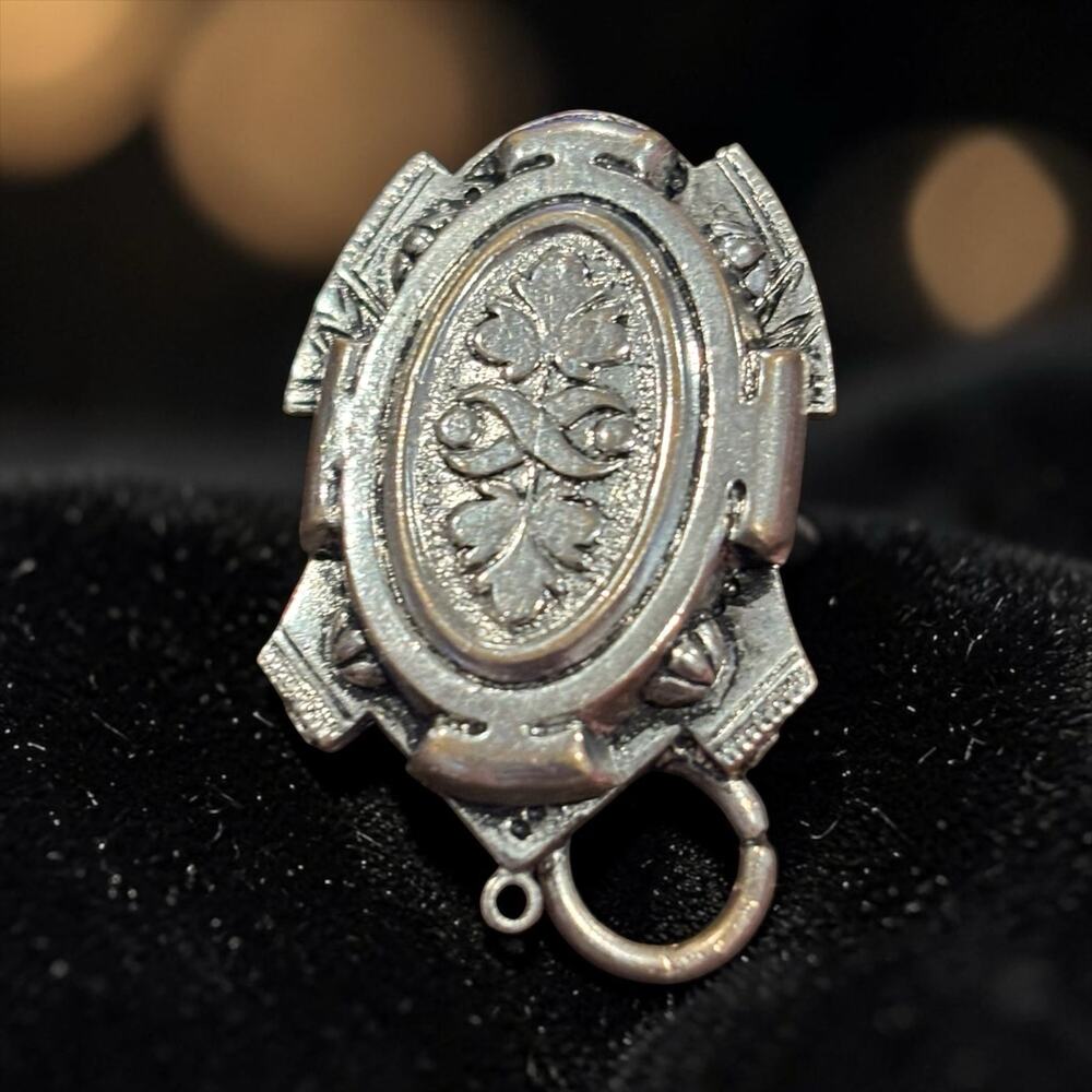 Victorian Revival Silver Fleur de Lis Fur Clip Gothic Dress Scarf Jewelry